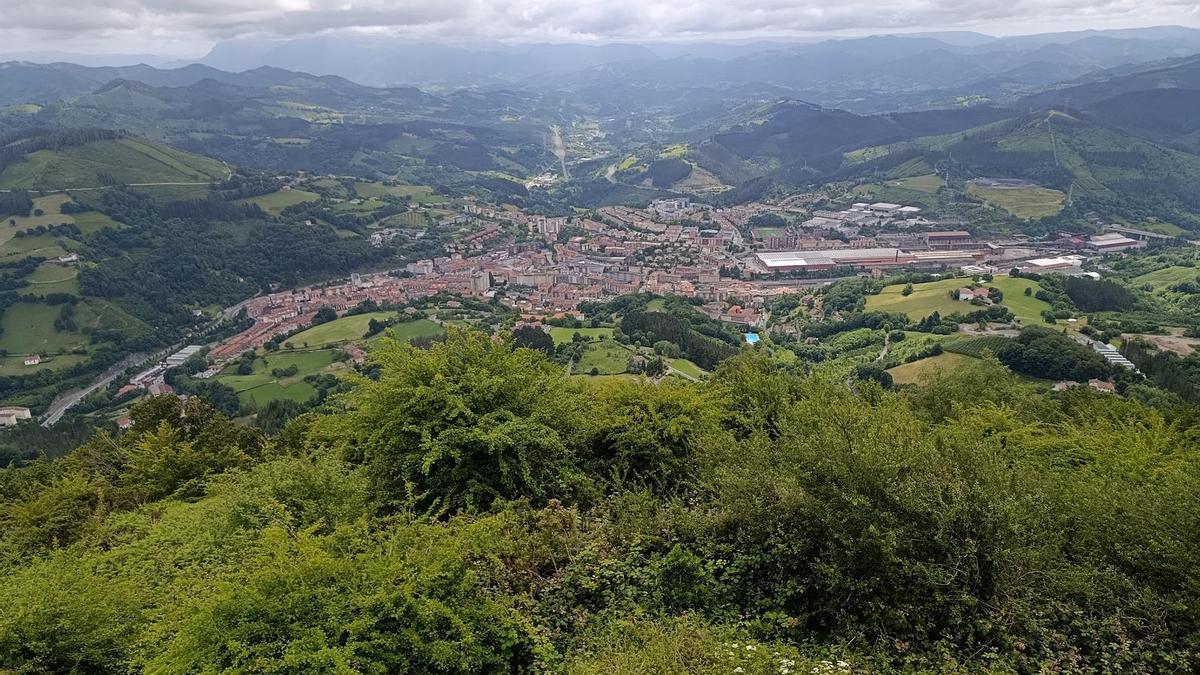Vistas de Urretxu desde la cruz de Irimo