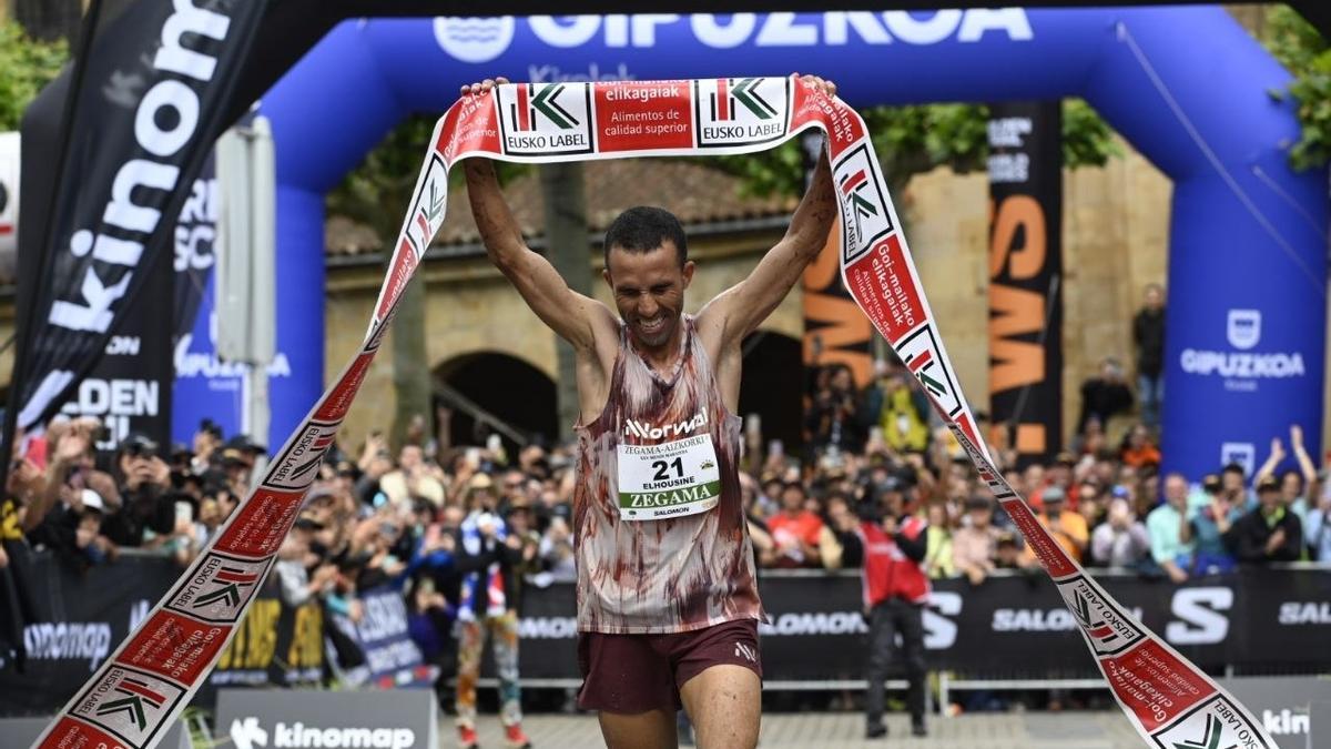 Elazzaoui, en la meta de Zegama. Arnaitz Rubio.