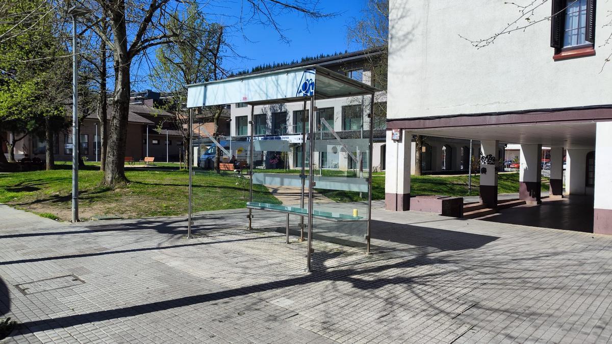 La marquesina de la calle Errekabarren que ya ha sido reparada.