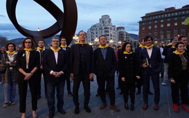100 días para el Tour: El clásico Azul Bilbao entreverado en amarillo 100 días para el Tour: El clásico Azul Bilbao entreverado en amarillo