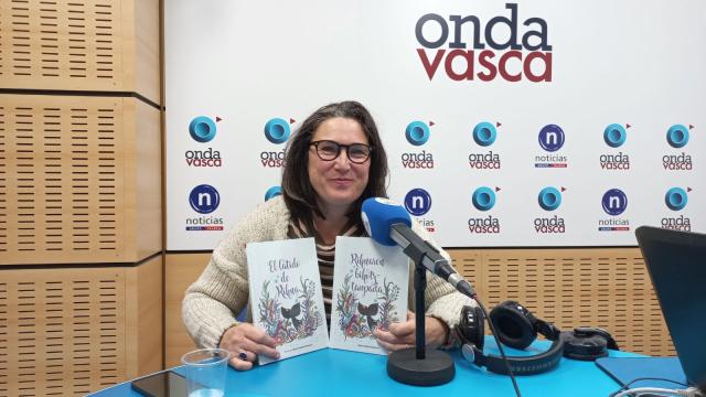 Bea Ibáñez en los estudios de Onda Vasca