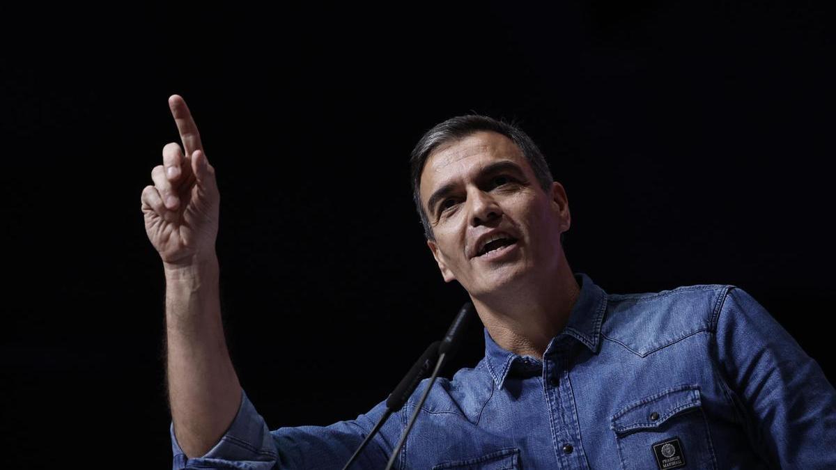 Sánchez durante su intervención en el acto de inicio de la campaña a los comicios europeos en València.