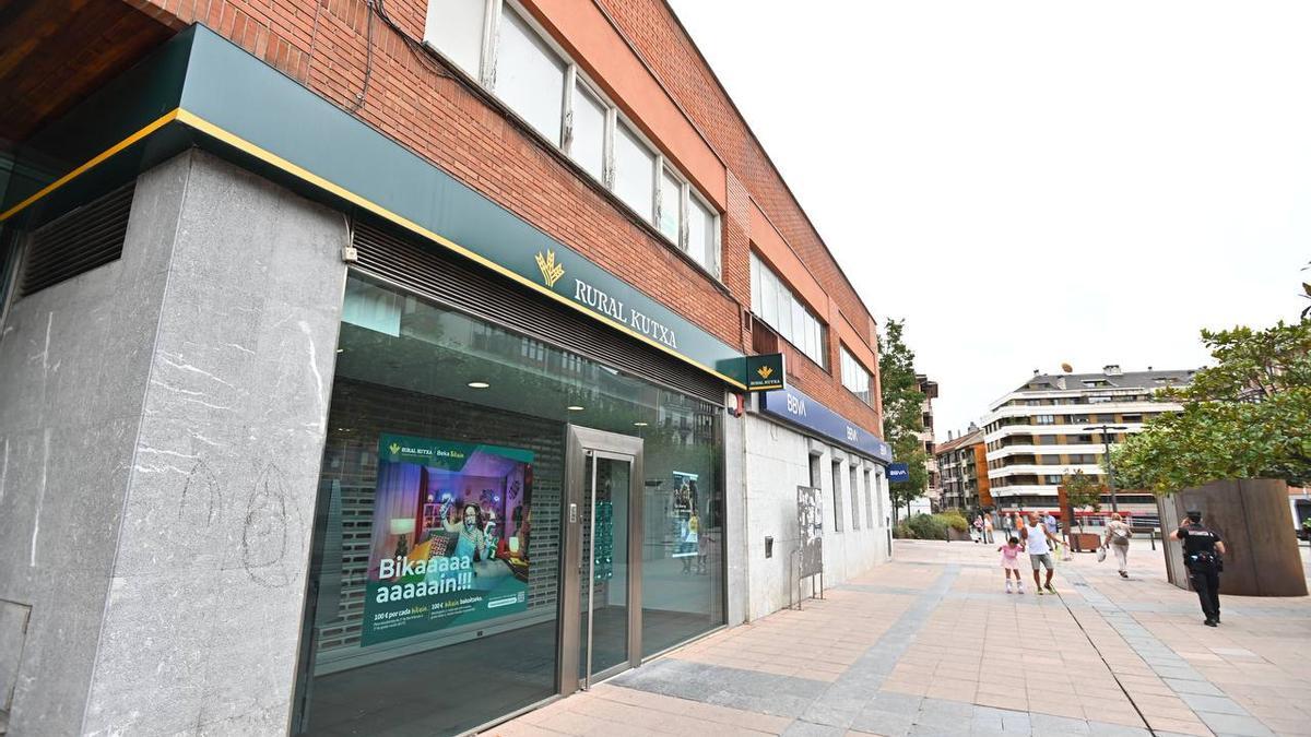 Vista de la oficina de Caja Rural, en la Avenida Nafarroa de Beasain PEDRO MARTINEZ Vista de la oficina de Caja Rural, en la Avenida Nafarroa de Beasain | PEDRO MARTINEZ