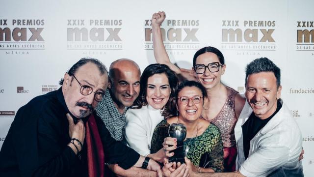 Anita Maravillas con el Premio Max