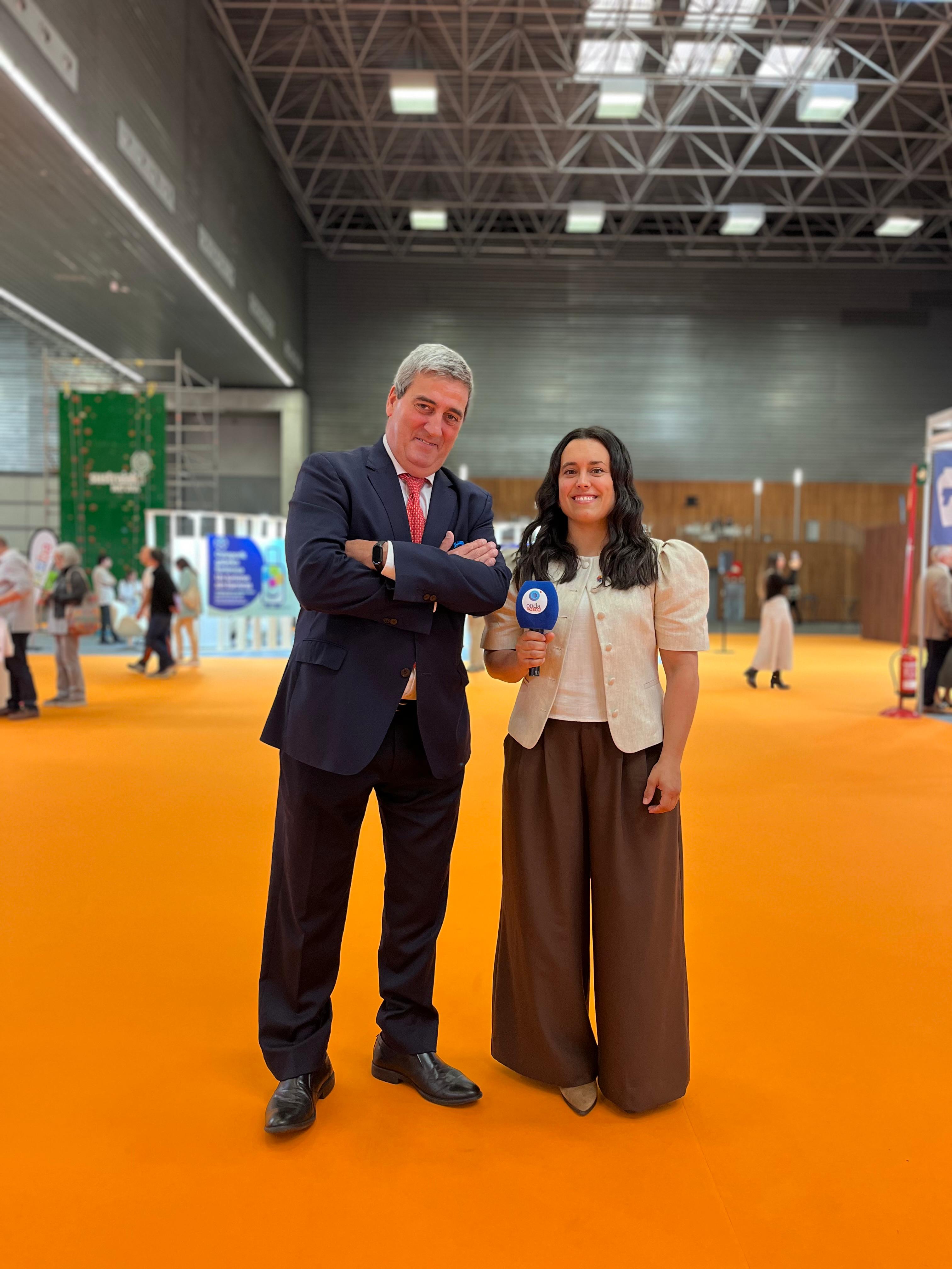 Xabier Basáñez, director de BEC y Amaia Esnal, directora de Expovacaciones