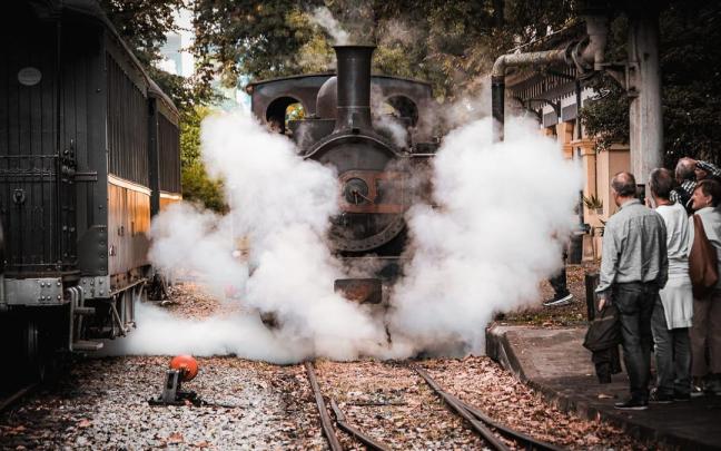 'Lurrun trena', la imagen de Javier Elola que ha recogido el tercer premio del concurso.