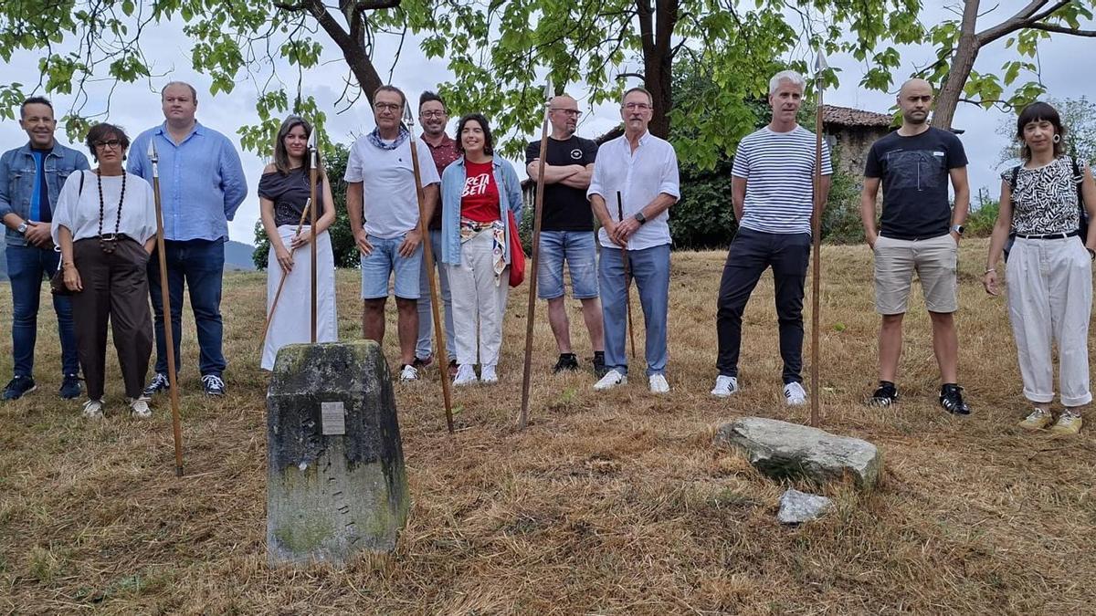 Visita institucional a los mojones de Santa Ana de Areta en Laudio este pasado domingo