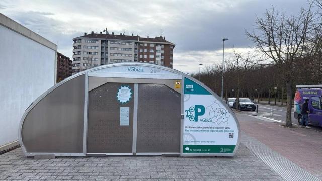 Gasteizko Udalak 235.000 euroan lizitatuko ditu bizikleten aparkaleku seguruen sarea kudeatzeko eta mantentzeko lanak.