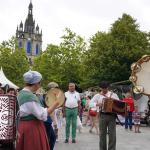 Miles de peregrinos cumplen cada 11 de octubre con la tradición de visitar a la Amatxu de Begoña | Pablo Viñas, Deia
