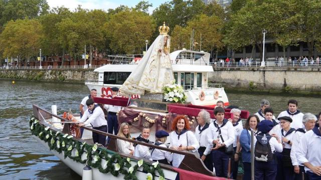 El pasado año 240 fieles acompañaron a la Virgen de Begoña Begoña en cuatro embarcaciones en la procesión náutica ‘Desde Santurce a Bilbao’ | Jose Mari Martinez , Deia El pasado año 240 fieles acompañaron a la Virgen de Begoña Begoña en cuatro embarcaciones en la procesión náutica ‘Desde Santurce a Bilbao’ | Jose Mari Martinez, deia