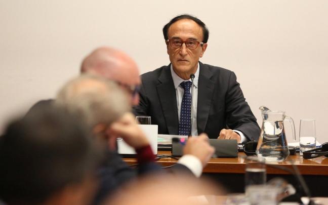 Fotos de la sesión de este martes de la comisión de investigación del Parlamento de Navarra Javier Bergasa