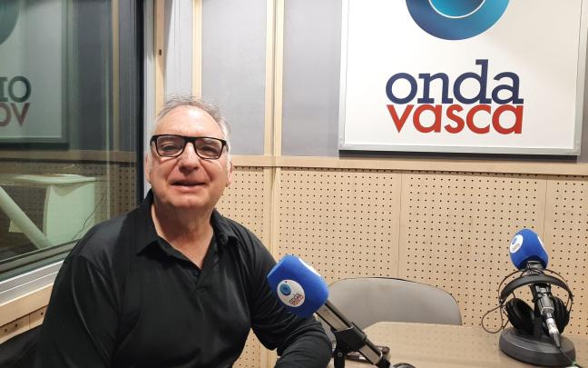 Fernando Bernués en los estudios de Onda Vasca