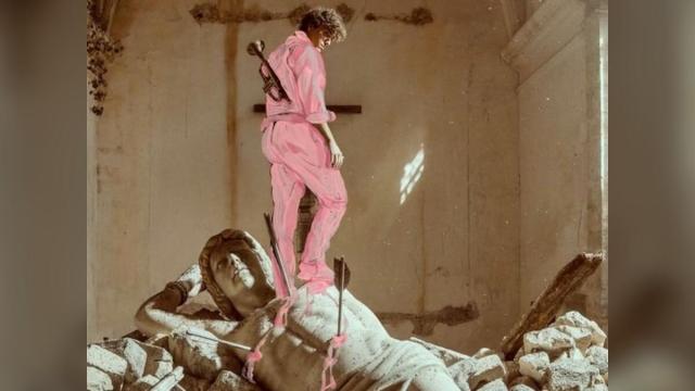 Un fotograma de La bola negra, la nueva película de Javier Calvo y Javier Ambrossi inspirada en una obra inacabada de Federico García Lorca.