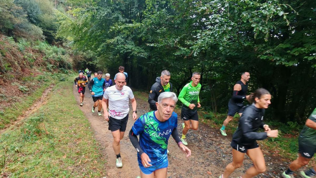 Primeras rampas por la pista desde Peñas Negras