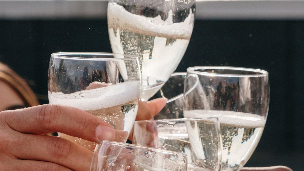 Zegama brindará con cava este viernes y sábado.