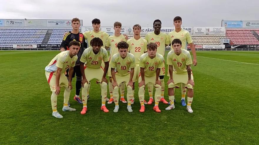 Jon Martín, junto al portero, y Dani Díaz, con el dorsal número 10, en el once titular que ha jugador este sábado ante Noruega