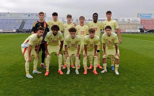 Jon Martín, junto al portero, y Dani Díaz, con el dorsal número 10, en el once titular que ha jugador este sábado ante Noruega