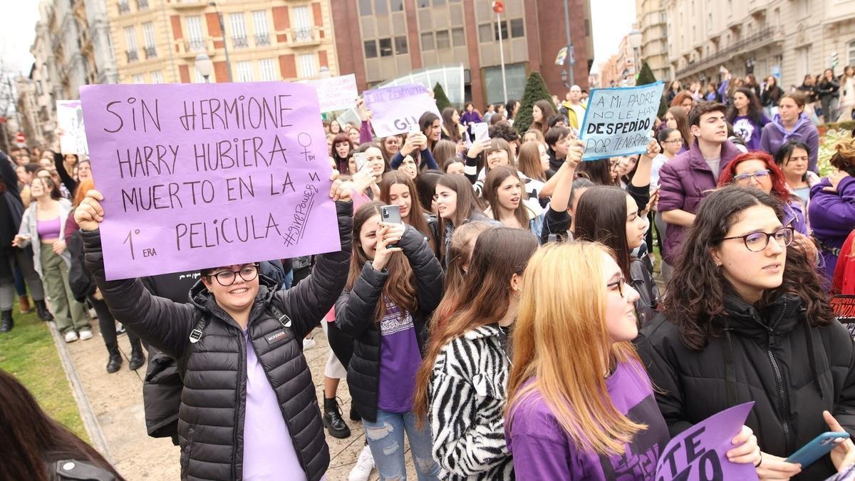 Bilbao se tiñe de morado