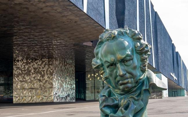 El CCIB se prepara para acoger la gala de los Premios Goya en Barcelona.