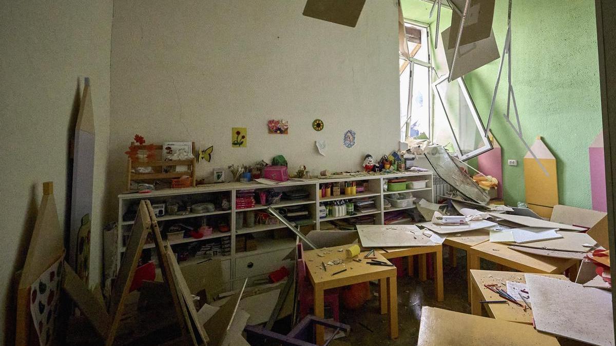 Uno de los edificios atacados en Járkov funcionaba como una guardería privada.