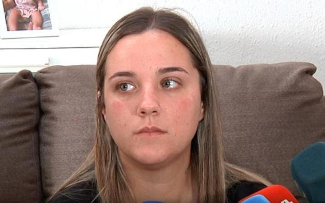 Andrea Burdalos, madre de la bebé fallecida por quemaduras en Sevilla.