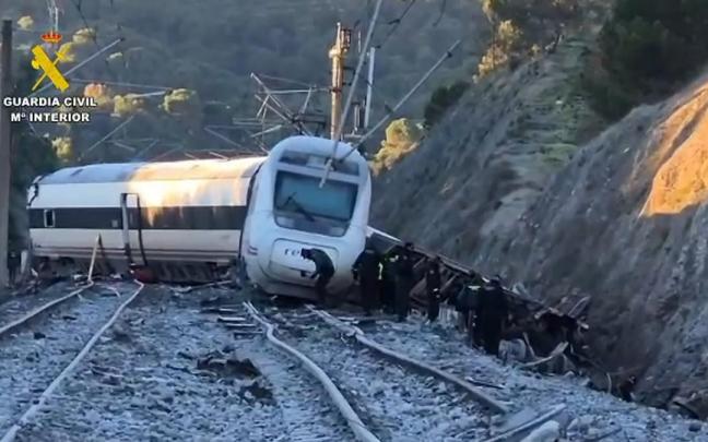 Imagen del tren de Renfe sinisetrado en Adamuz.