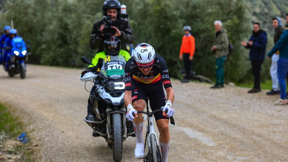 Wellens rueda durante su cabalgada en solitario.