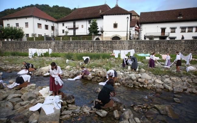 [FOTOS] Otsagabia se traslada cien años atrás en el Orhipean