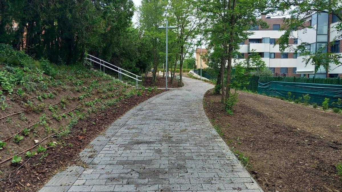 Goikolarrako oinezkoentzako bidezidorreko lanak bukatu dira Gasteizen.