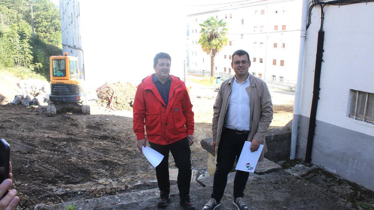 Los ediles Ibon Arrupe y Ander Garay presentaron en octubre del año pasado una propuesta de aparcamientos para Doneztebe Portuko kalea.