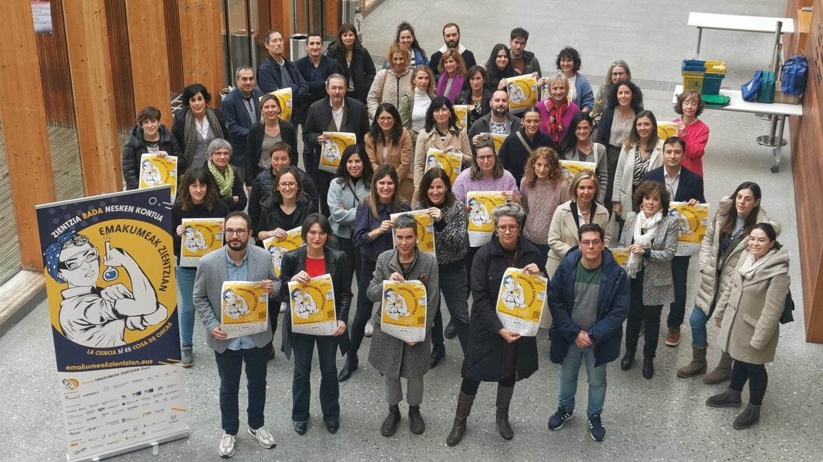 Presentación de la octava edición de Emakumeak Zientzian.