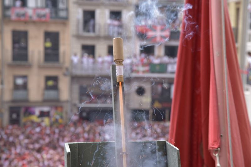 Lanzamiento de un Chupinazo anterior. Foto: Ayuntamiento de Pamplona