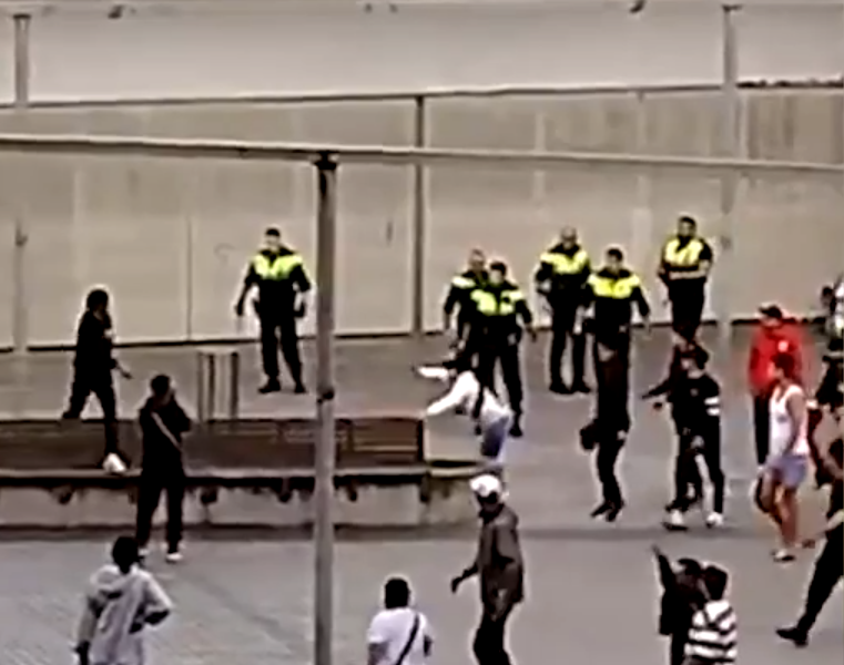 Un momento de la detención en Bilbao. IMAGEN DE REDES SOCIALES