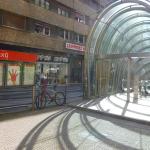 Imagen de archivo de la salida de la estación de Metro Bilbao en Santutxu.