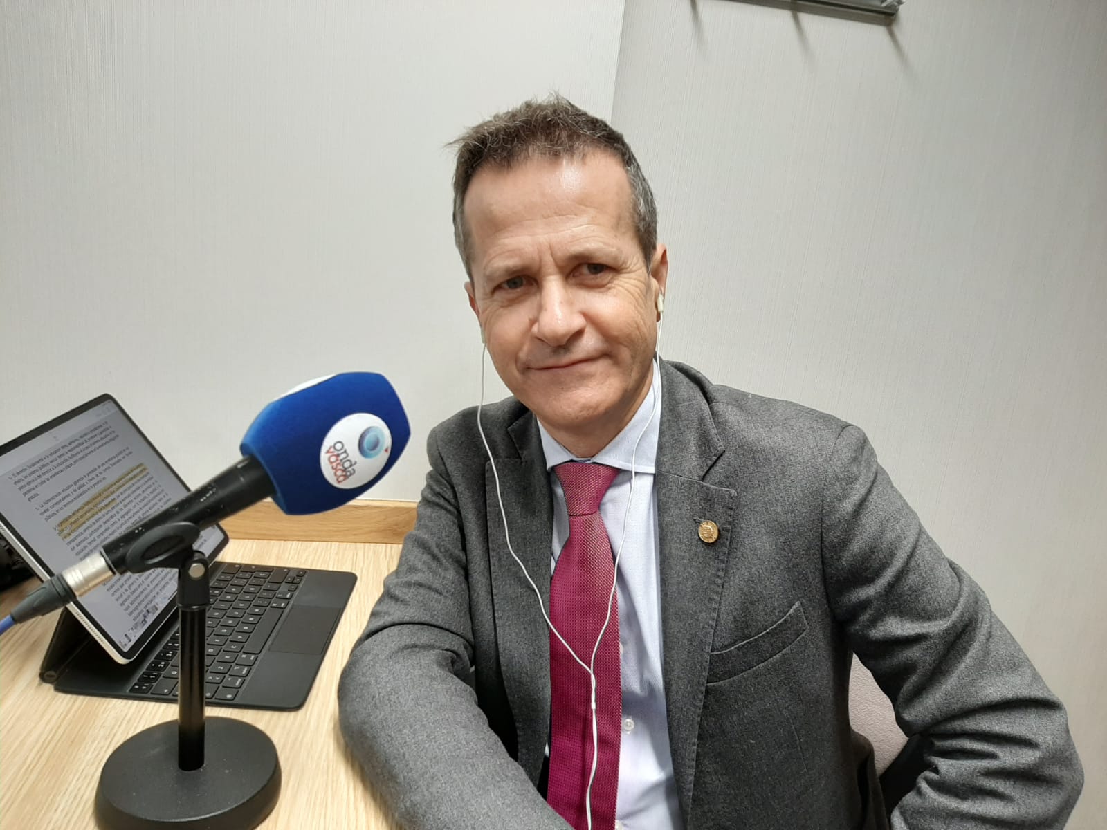 Jokin Bildarratz en los estudios de ONDA VASCA