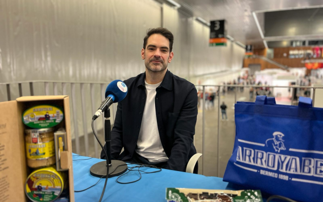 Bitor Agirre Arroyabe, responsable de Conservas Arroyabe en el stand de Onda Vasca en el BEC