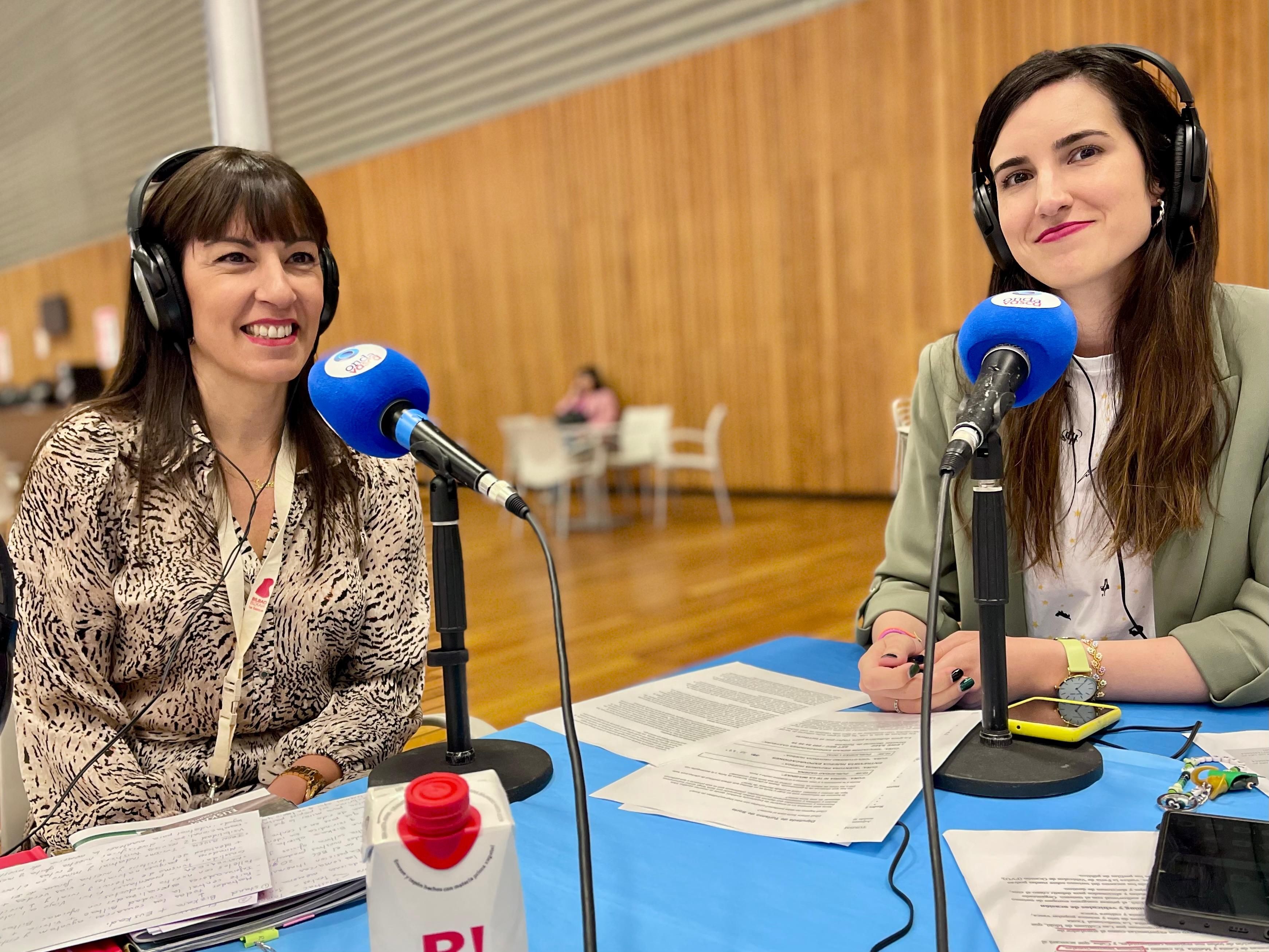La directora general de Turismo, Leire Sñaezm durante a entrevista en Onda Vasca. 
