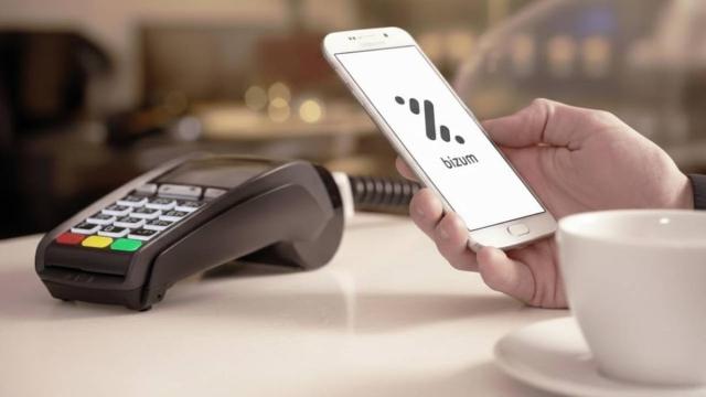 ‘Bizum Pay’ se puede descargar en las tiendas de apps de Apple y Google. EP