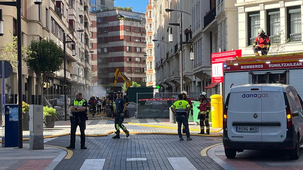 Bomberos y Policía Municipal se han desplazado hasta la zona. Borja Guerrero