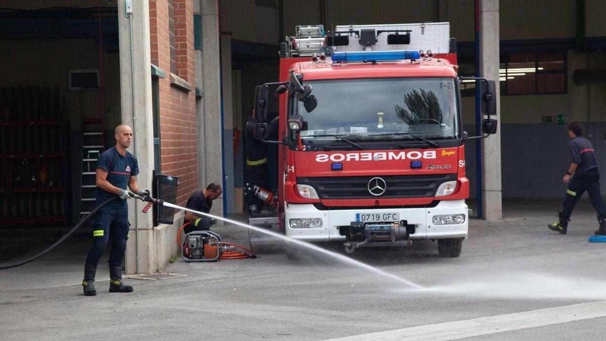 Equipo de bomberos en Vitoria Josu Chavarri Erralde