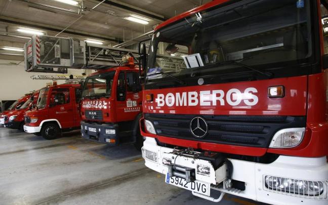 Camiones de bomberos, en las instalaciones de Trinitarios. Patxi Cascante