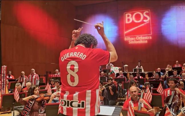 La BOS interpreta el himno del Athletic en el Euskalduna