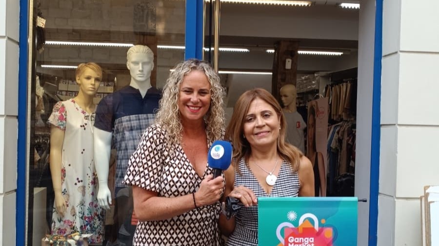 Susana Alaguero, presidenta de la Asociación de Comerciantes del Casco Viejo de Bilbao y Rosa Pardo, de Boutique de la Media