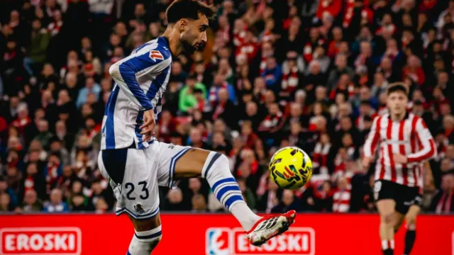 Brais Méndez, en San Mamés. REAL SOCIEDAD