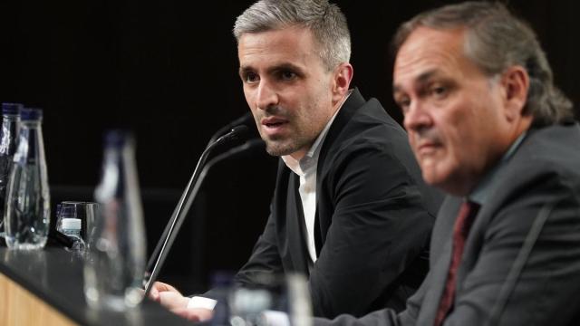 Erik Bretos y Jokin Aperribay, durante la comparecencia del pasado martes. RUBÉN PLAZA