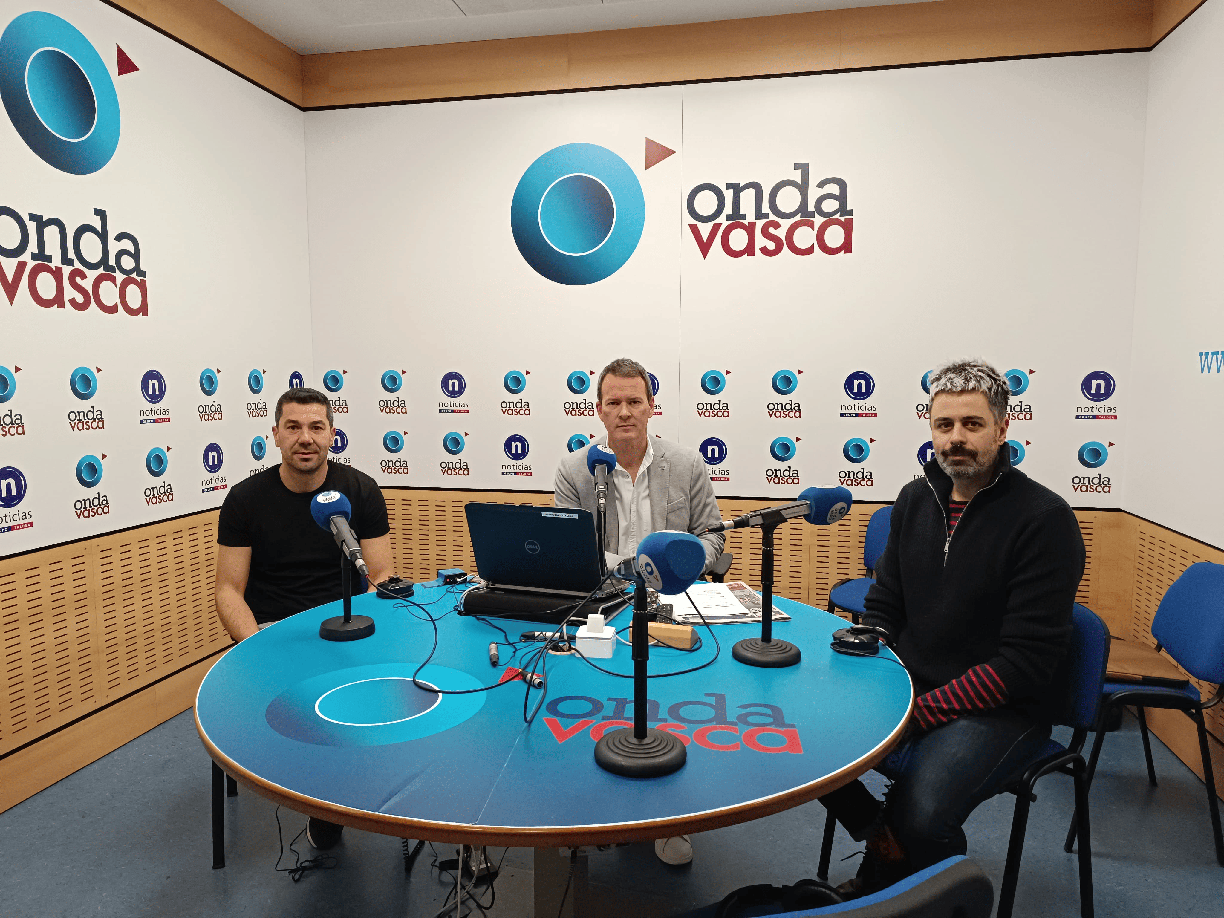 Roberto Corral y Luis Escalona en los estudios de ONDA VASCA