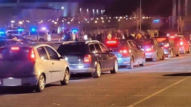 Imagen ajena a esta información sobre una quedada para hacer carreras ilegales en el Buesa Arena. Cedida