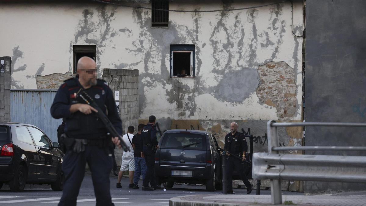 En imágenes: Un muerto y dos heridos en un tiroteo en Barakaldo Pankra Nieto