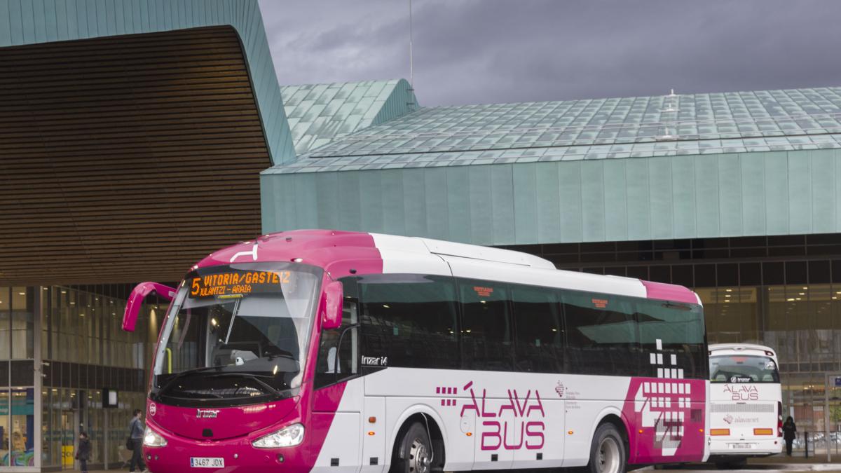 Un autobús de Alavabus. Foto: Diputación de Araba