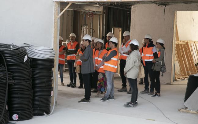 Visita de la Corporación municipal a las obras del polideportivo de Buztintxuri. Foto: Ayuntamiento de Pamplona